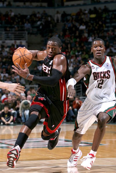 尼克斯引进约基奇，掘金传出巨头交易方案