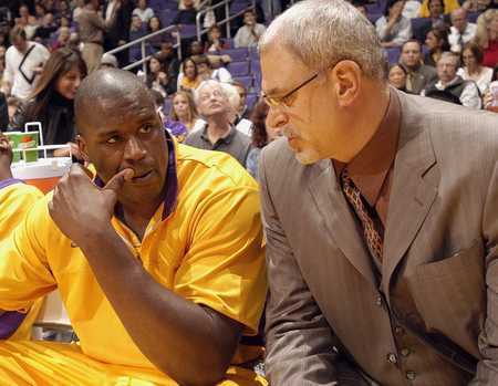 🤙油箱有油！美媒晒威少近七战数据：场均17+8+8，投篮命中率55%.